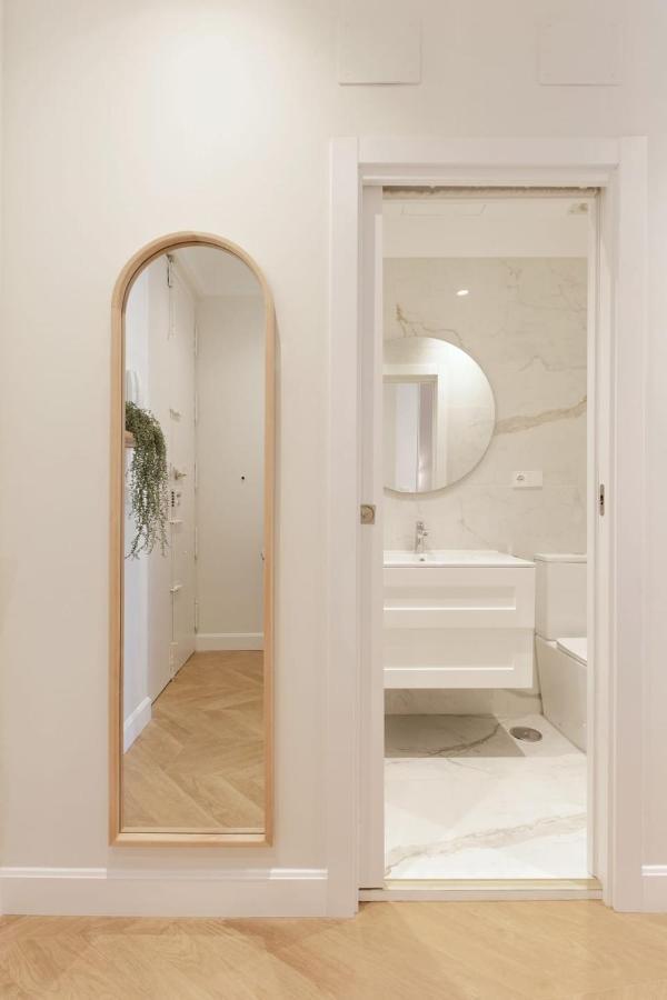 Deluxe Apartment Near Gran Via マドリード エクステリア 写真